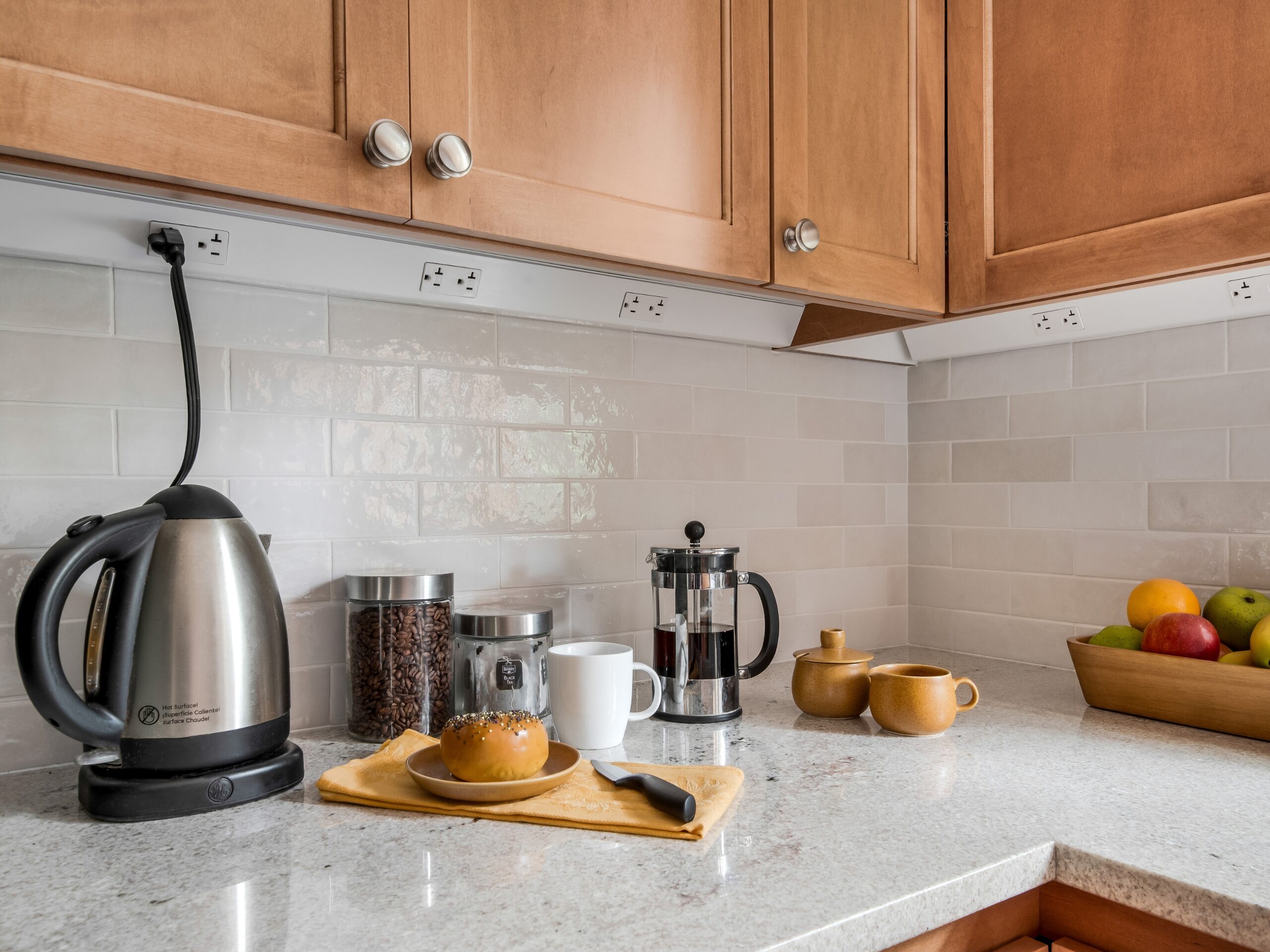 under cabinet power strip with french press and electric kettle